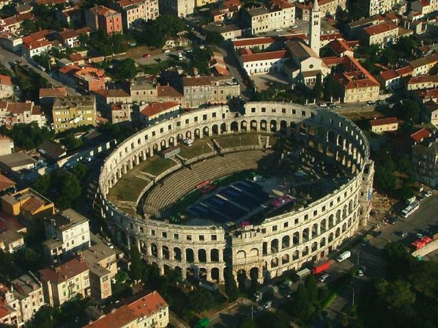 Luka Appartement Pula Buitenkant foto
